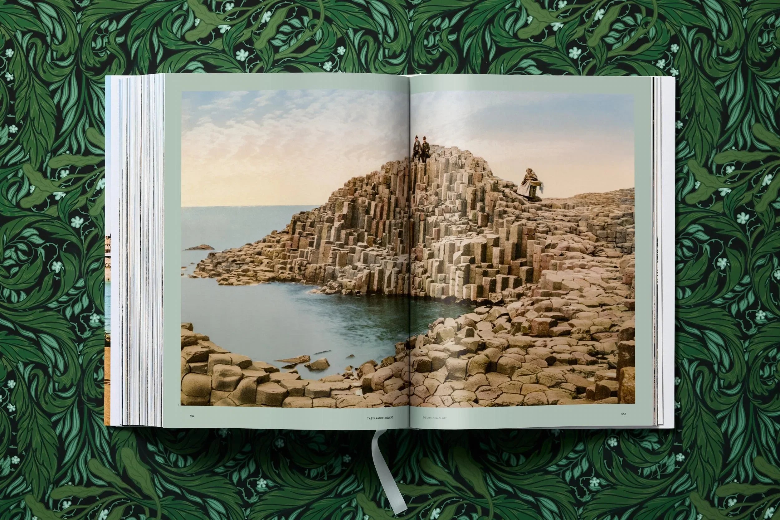 British Isles 1900. A Portrait in Colour (German, French, English) - The Mayfair Hall