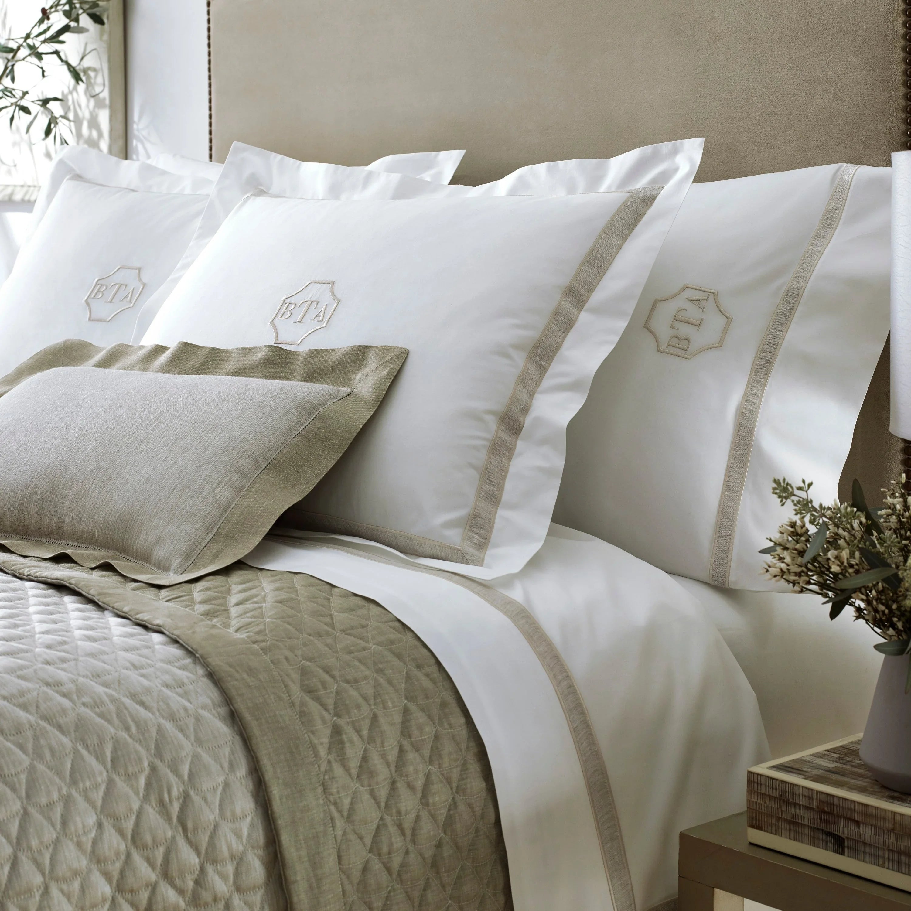 Perla Fitted Sheet - The Mayfair Hall