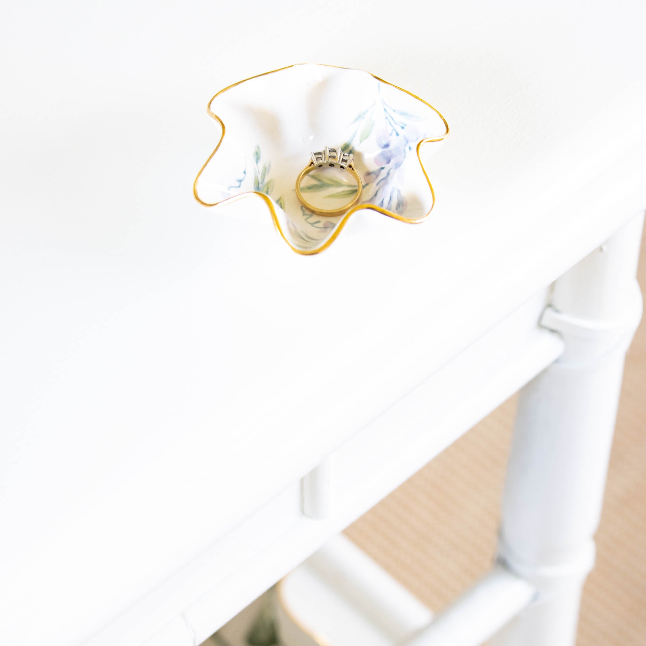 Ami Wisteria Wavy Bowl - Ring Dish