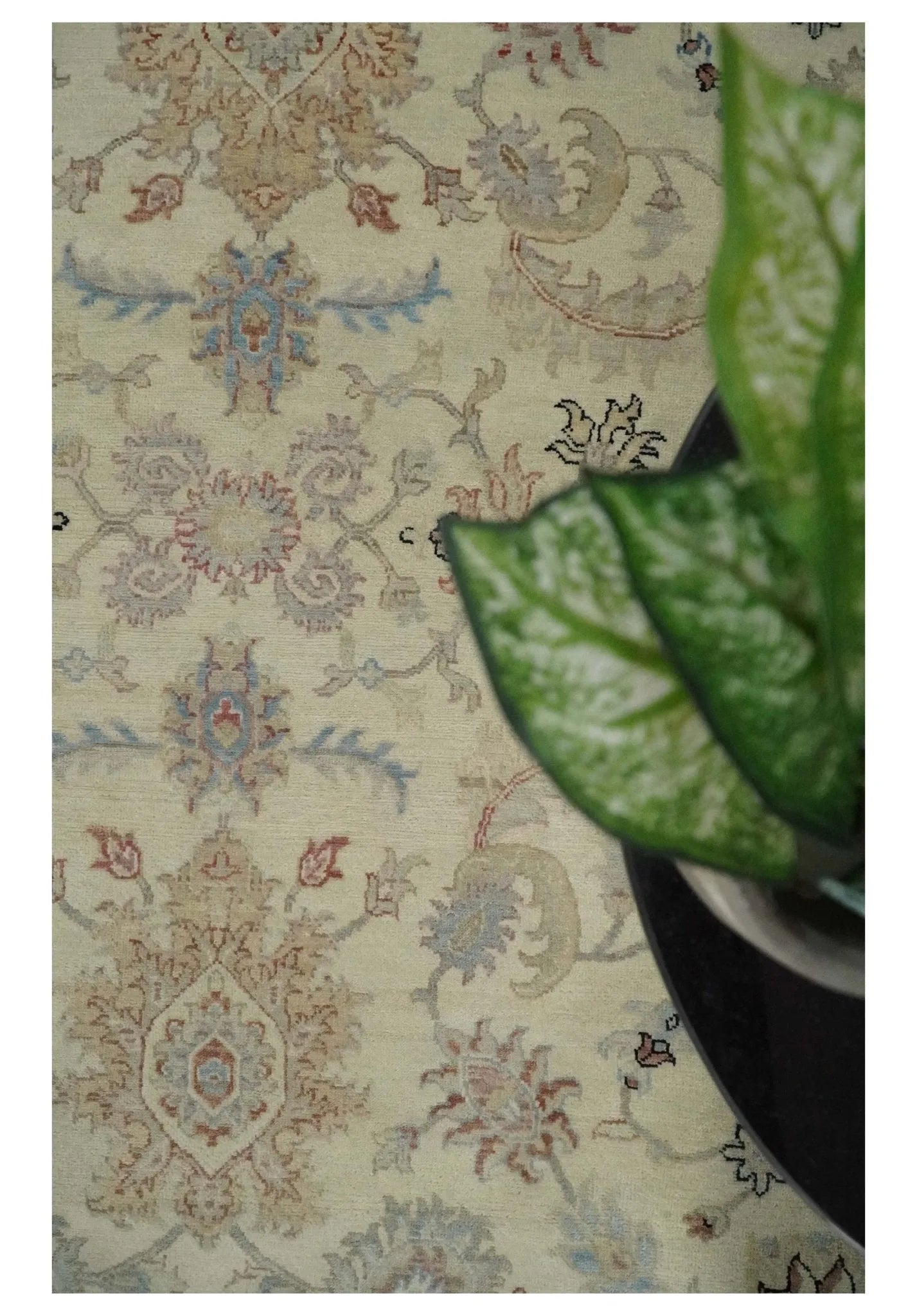 Antique Fine 8x10 Hand Knotted Ivory and Beige Traditional Vintage Persian Wool Rug | TRDCP717