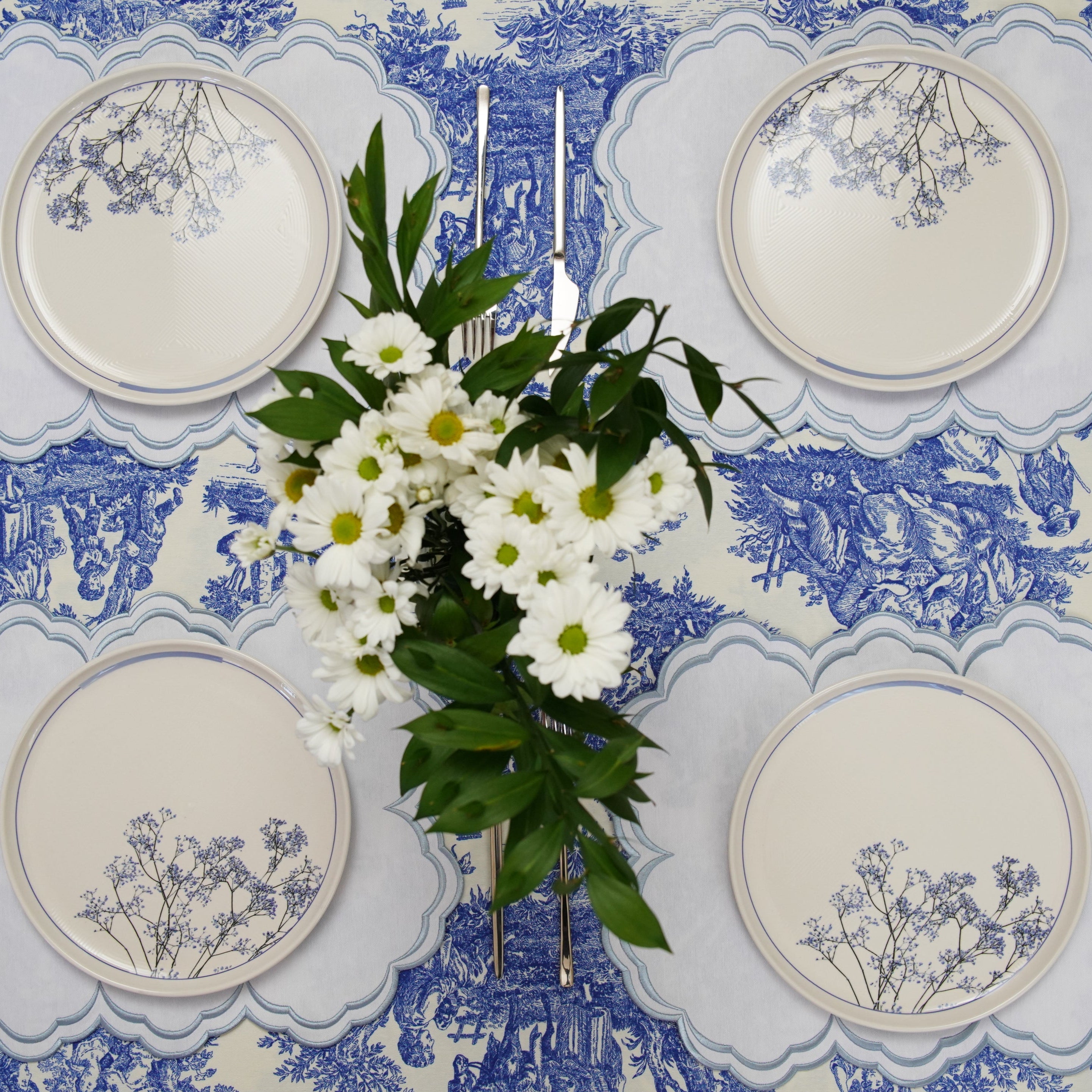 AQUELLE WHITE RECTANGLE FABRIC PLACEMAT