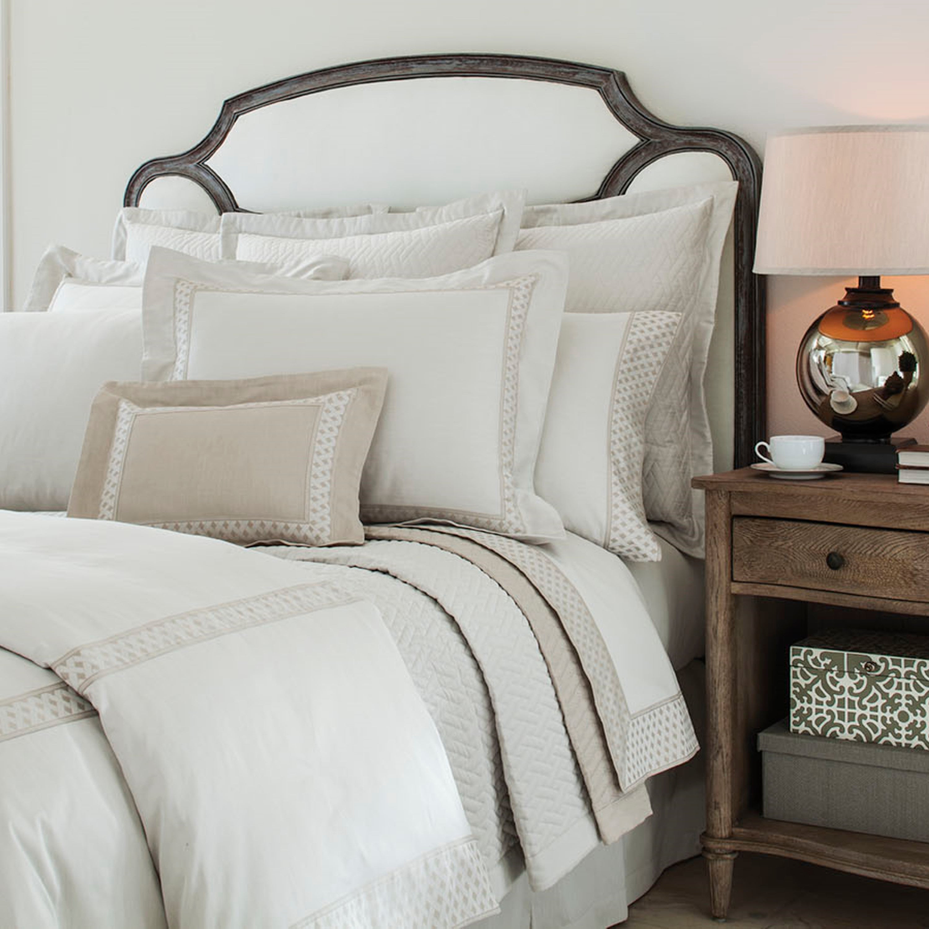 Ara Pair of Pillowcases