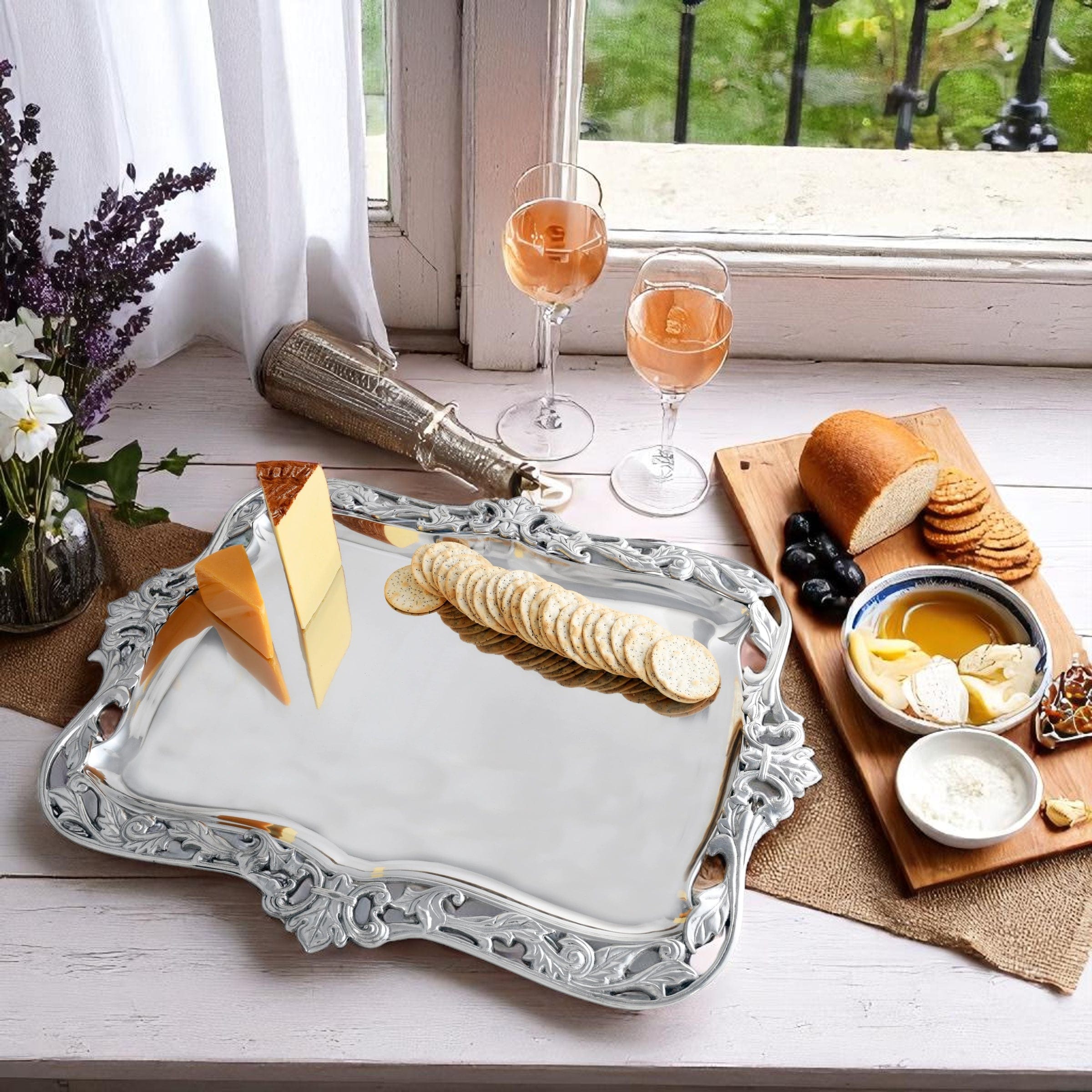 Fleur-De-Lis Acanthus Platter