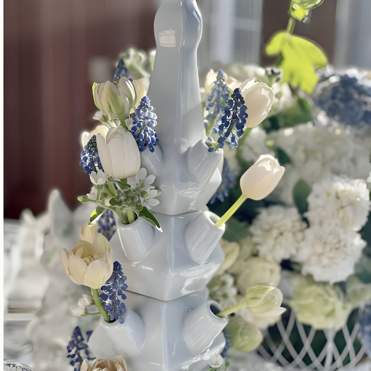 White Tulipiere