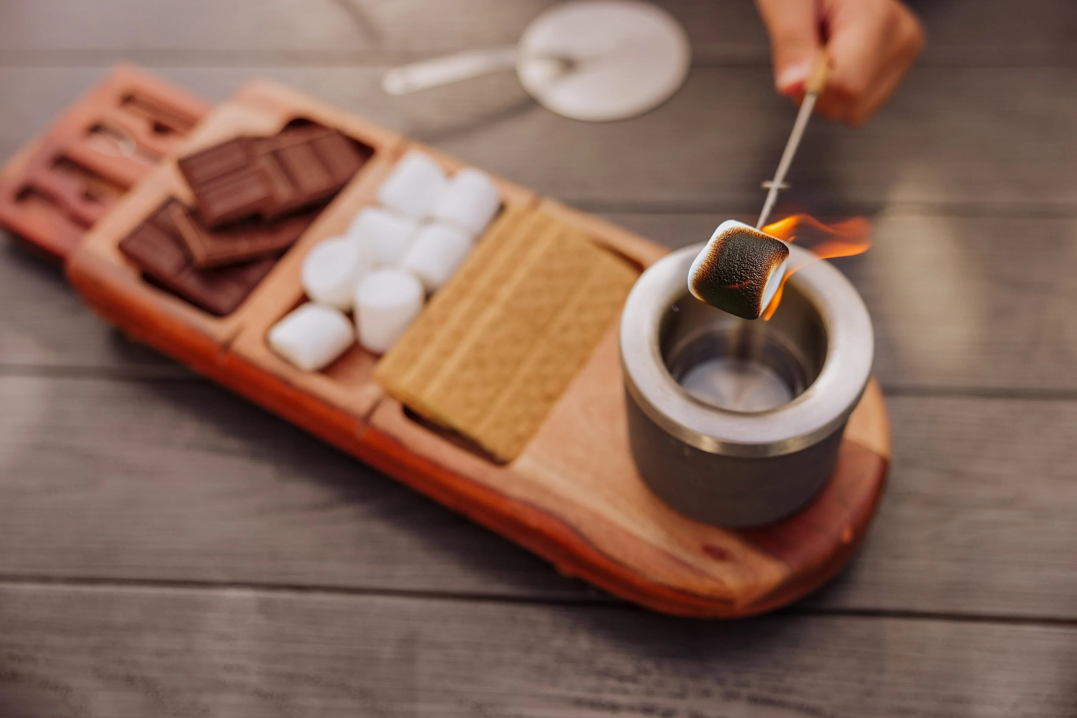 Dolce S'mores Kit with Tabletop Fire Pit