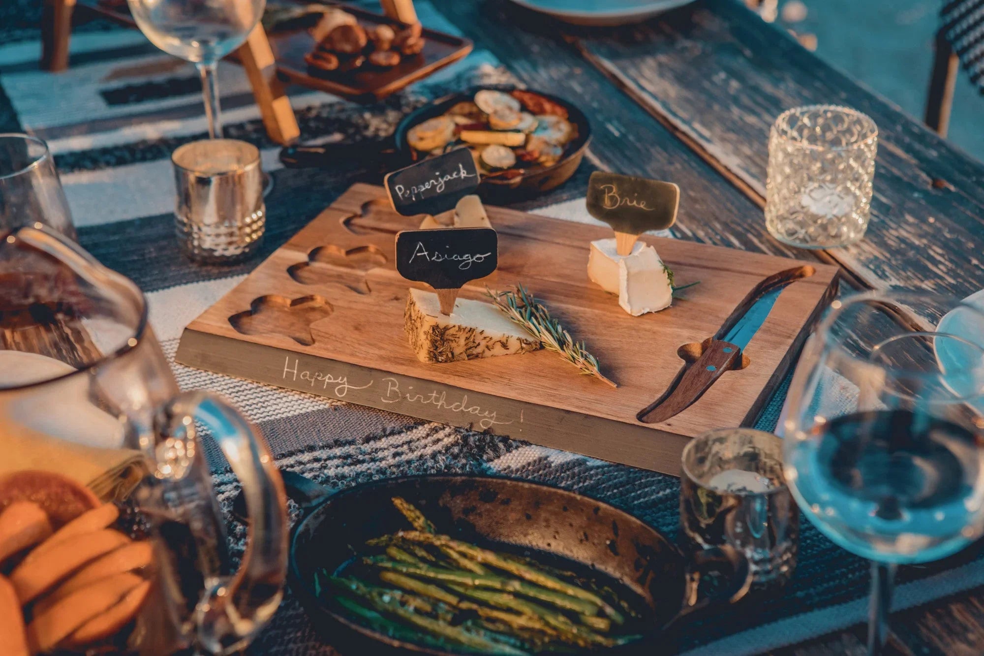 Delio Acacia Cheese Cutting Board & Tools Set - The Mayfair Hall