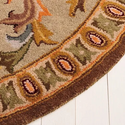 Classic Wool Rug in Beige and Olive