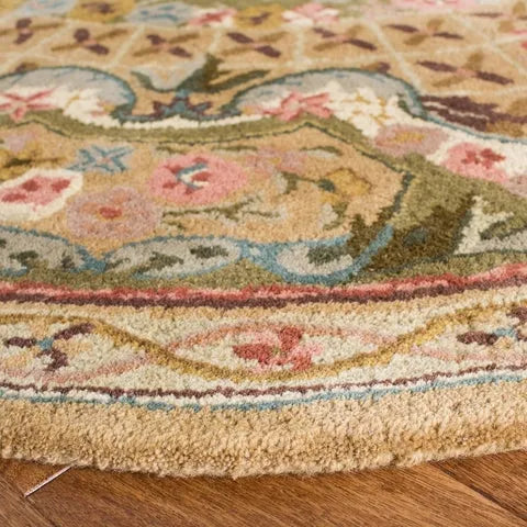 Classic Wool Rug in Taupe and Light Green
