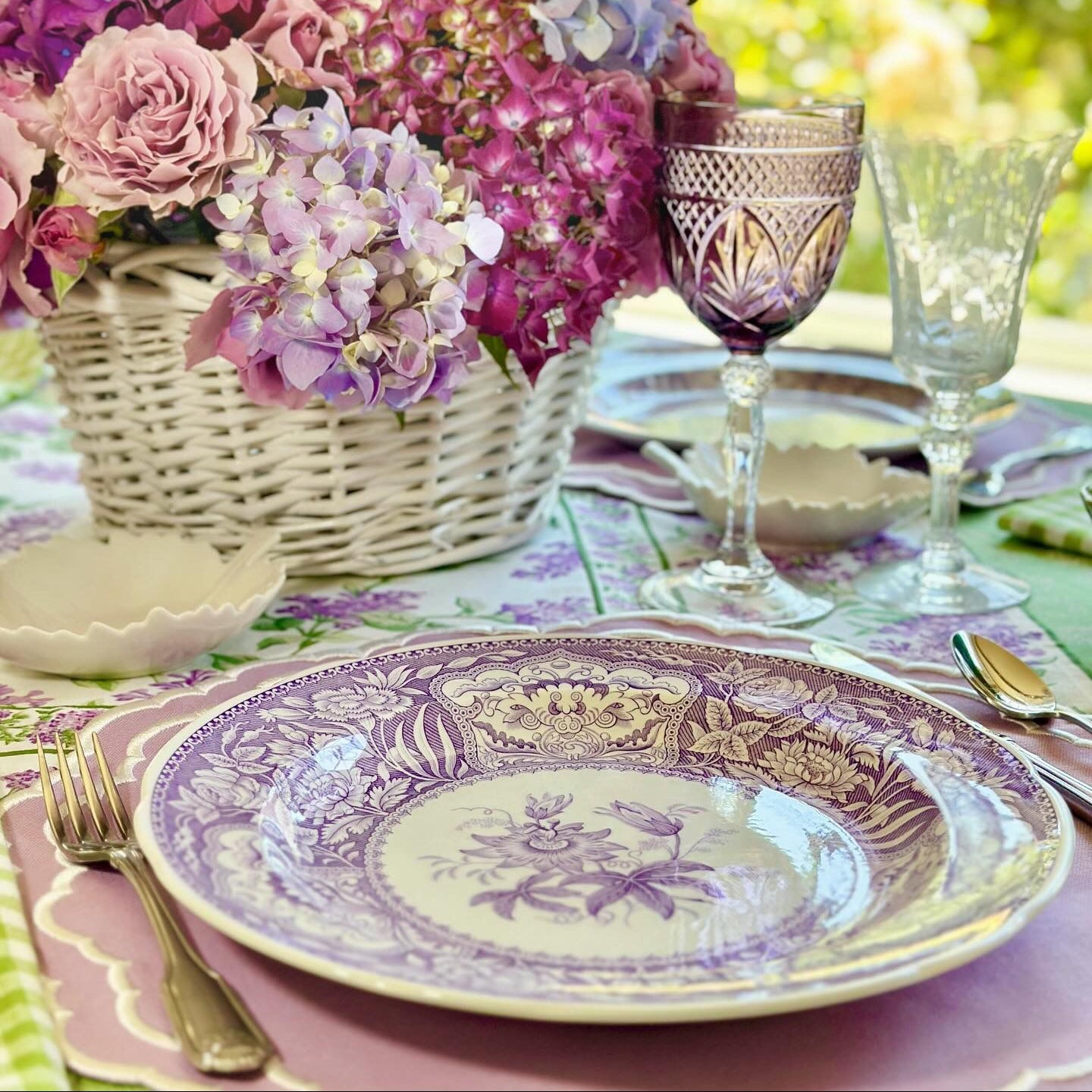 GRATITUDE LILA ROUND FABRIC PLACEMAT