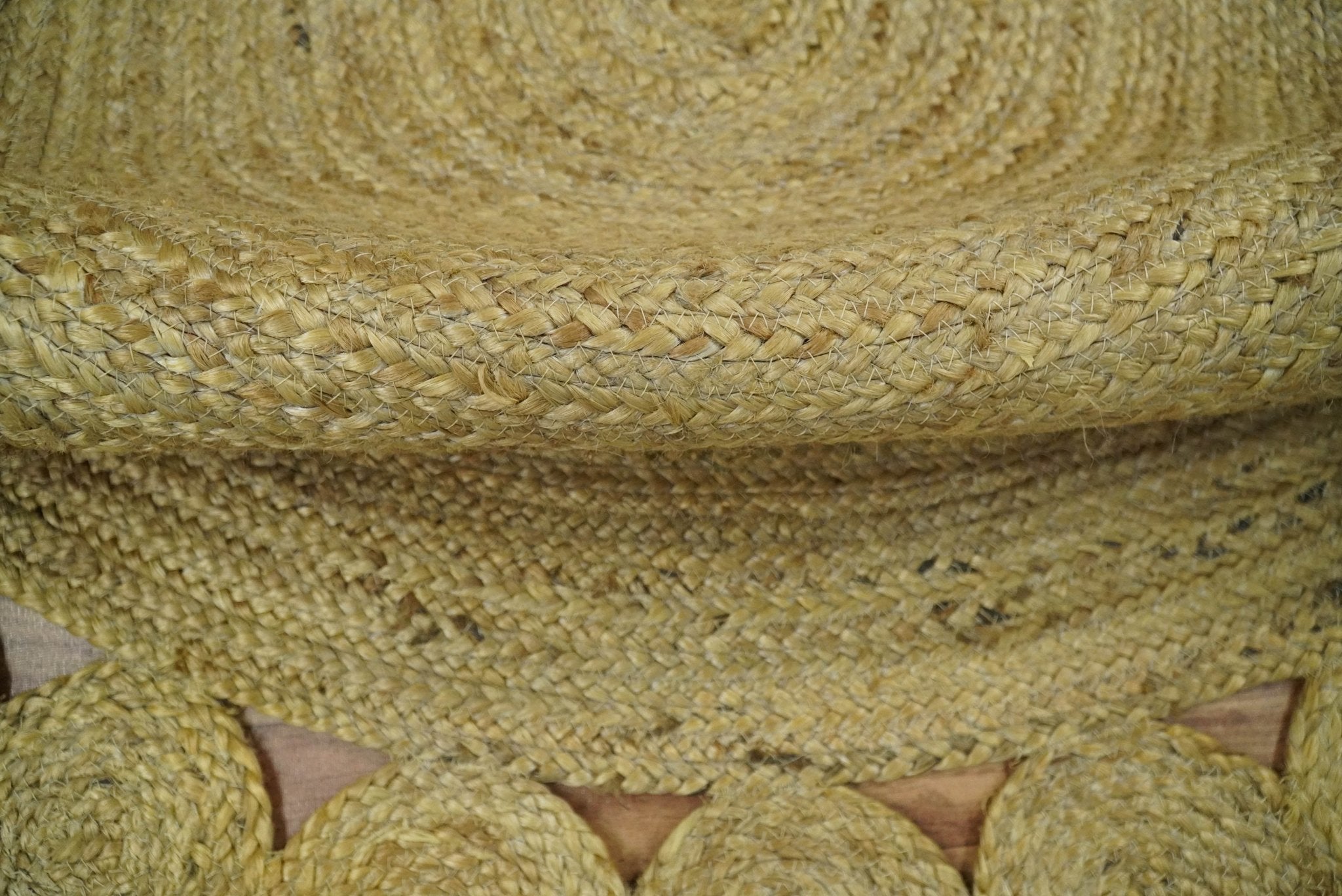 Hand Braided Jute Sisal Rug in Natural Fiber Brown