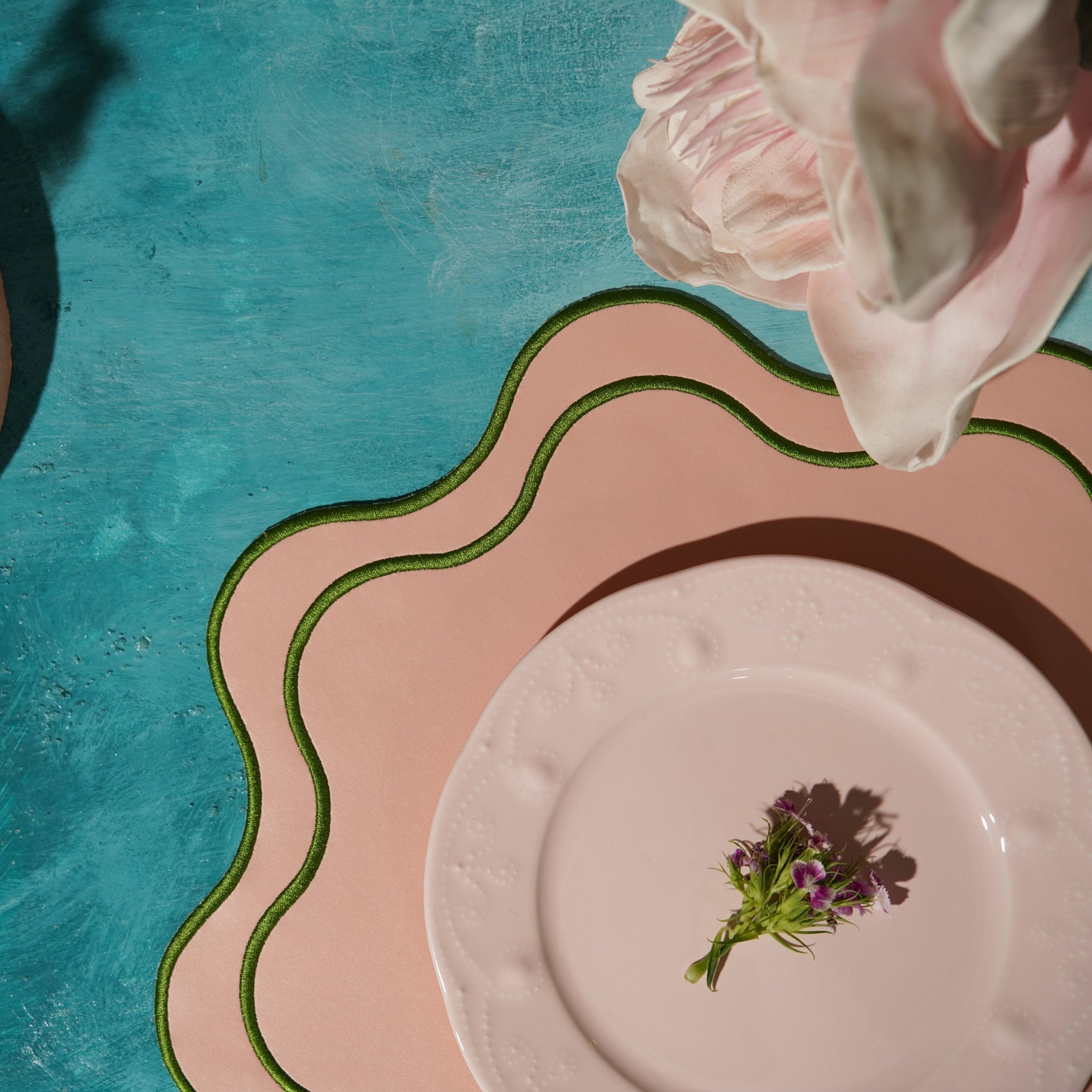 HAVEN PINK WAVY EDGE FAUX LEATHER PLACEMAT