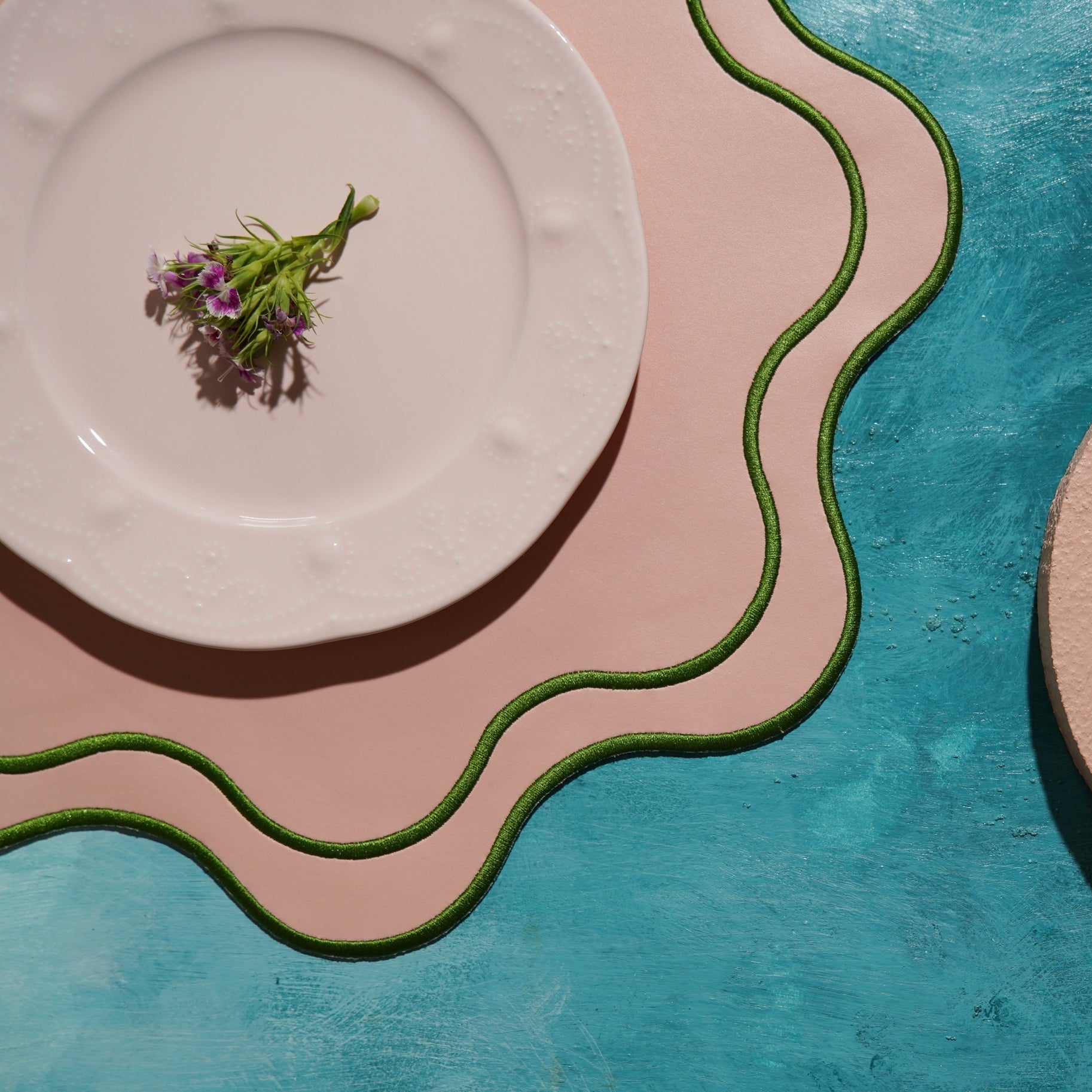 HAVEN PINK WAVY EDGE FAUX LEATHER PLACEMAT