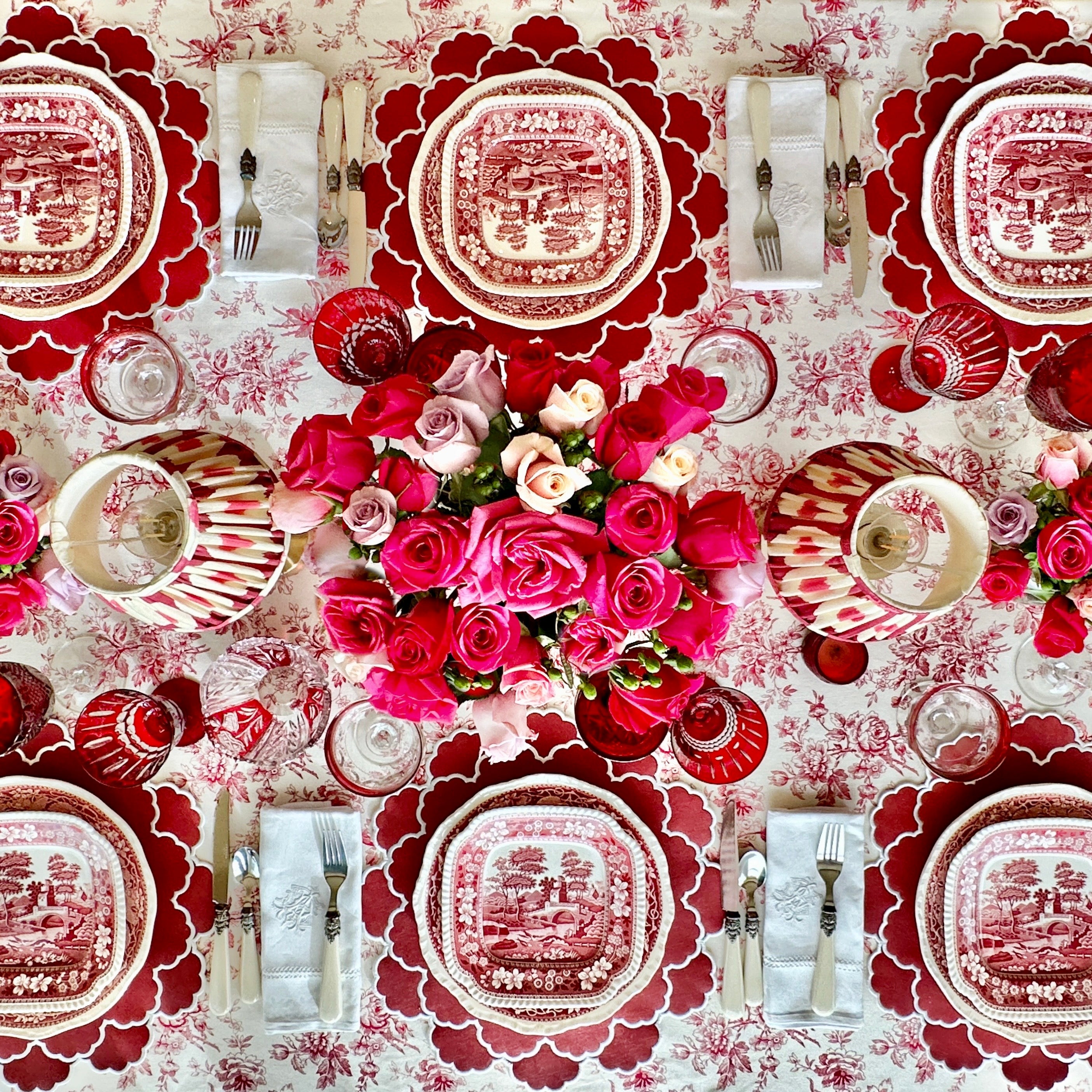 TIMELESS RED SCALLOPED FAUX LEATHER PLACEMAT