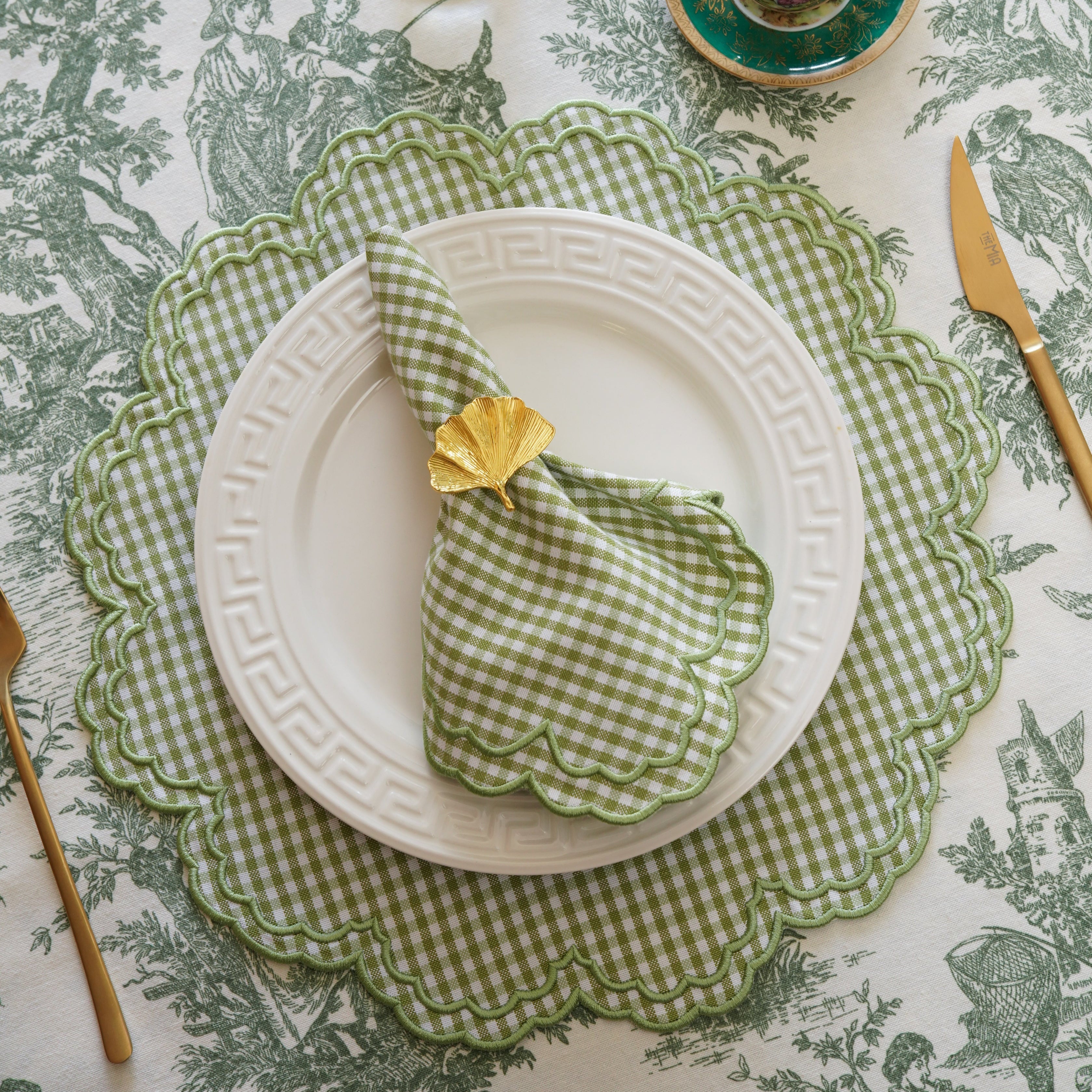 MAGNOLIA GREEN GINGHAM SCALLOPED PLACEMAT & NAPKIN SET