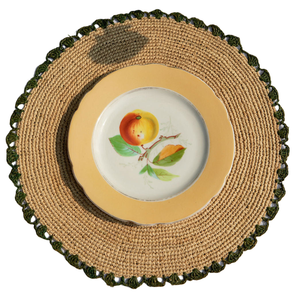 Aura Green edge placemat, Woven raffia tabletop