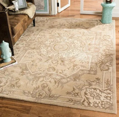 Savonnerie Wool and Viscose Rug in Sand
